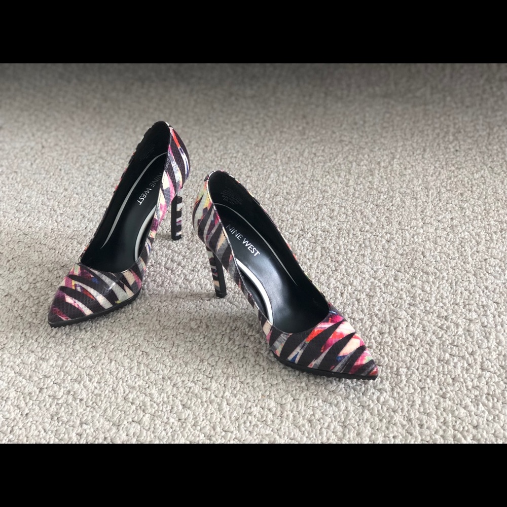 Artsy heels/ Colorful pumps!
